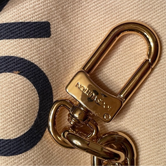 Never Used Louis Vuitton Loop Hobo Monogram Shoulder Bag with Accessories! - Picture 11 of 11